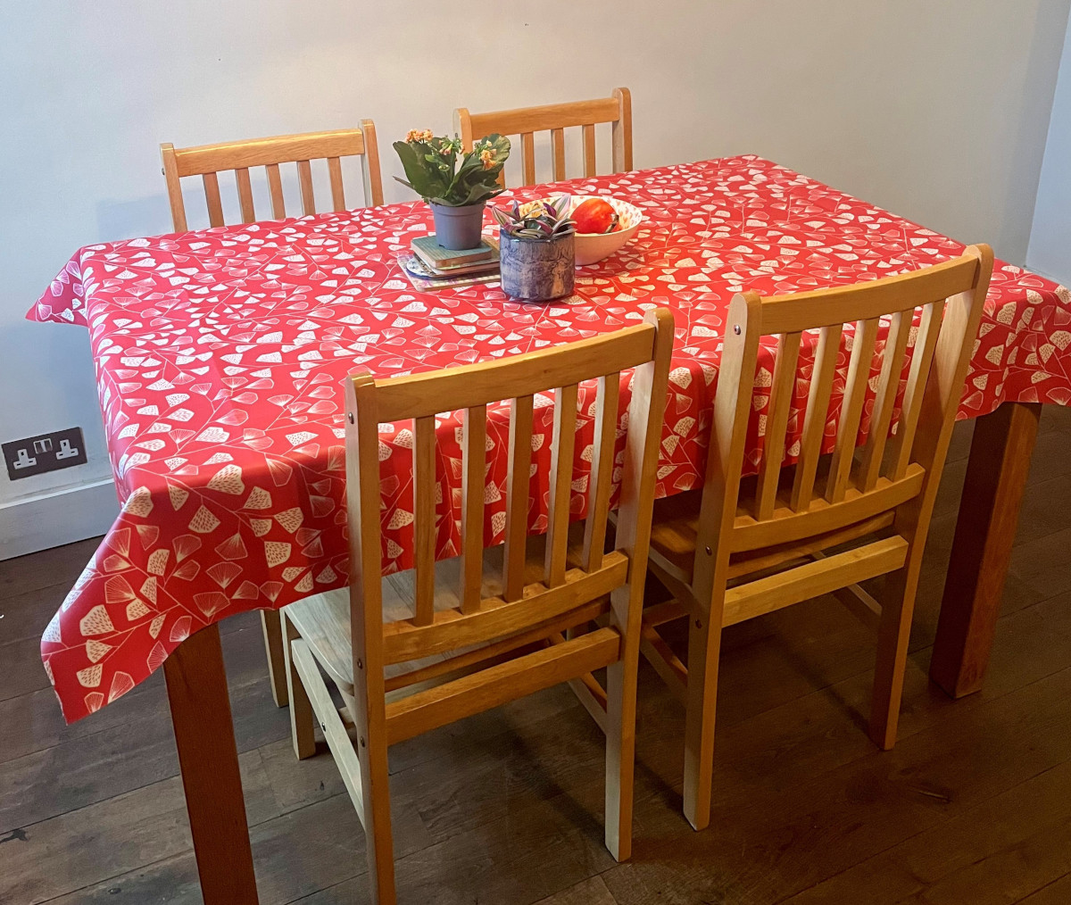 MissPrint Coral Oilcloth Tablecloth